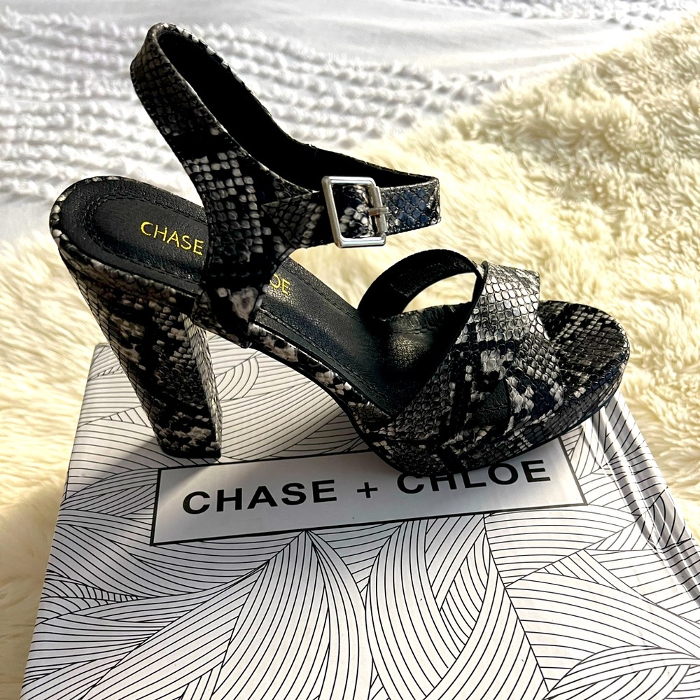 Chase + Chloe ankle strap sandal open toe size 8